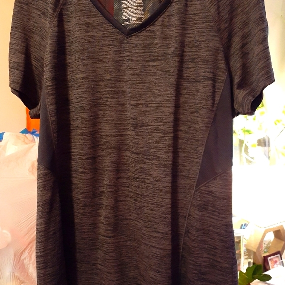 Top/Workout - Picture 1 of 10